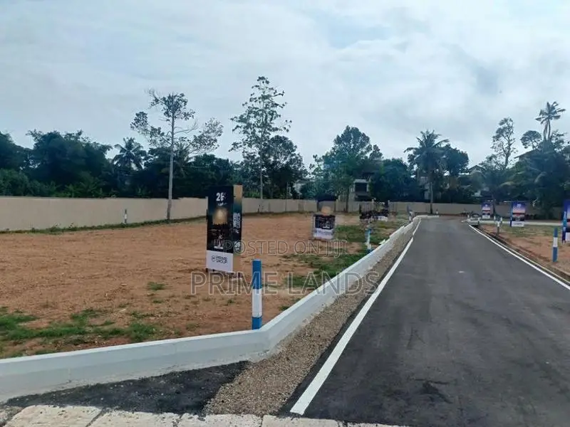 Luxury Land Plots Sale in Nawala
