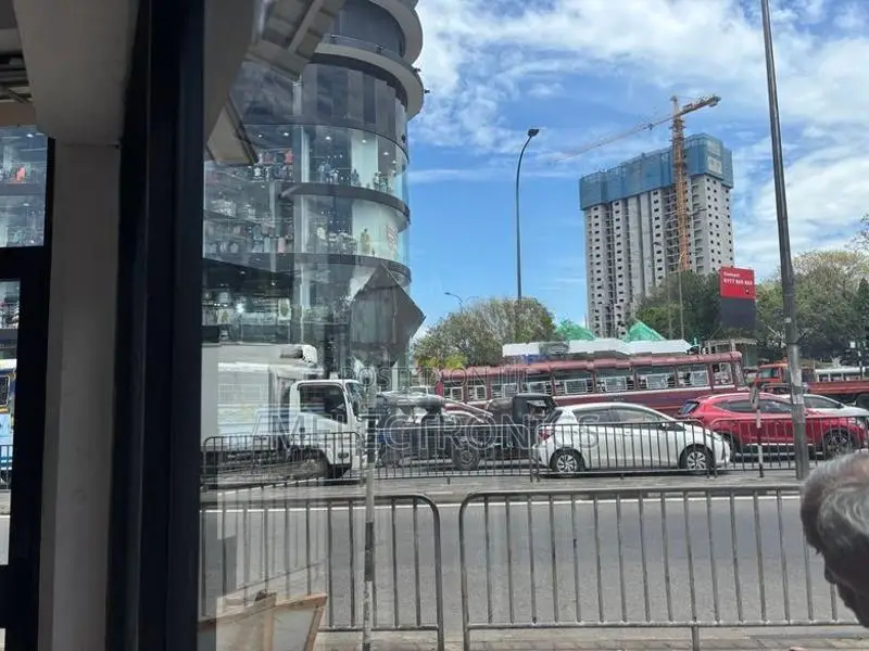 Building for Rent Borella