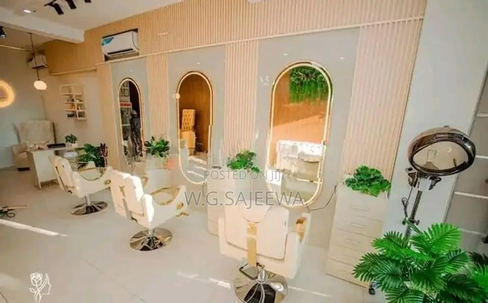 Commercial Building for rent in Ja Ela Town (Salon/ Office)