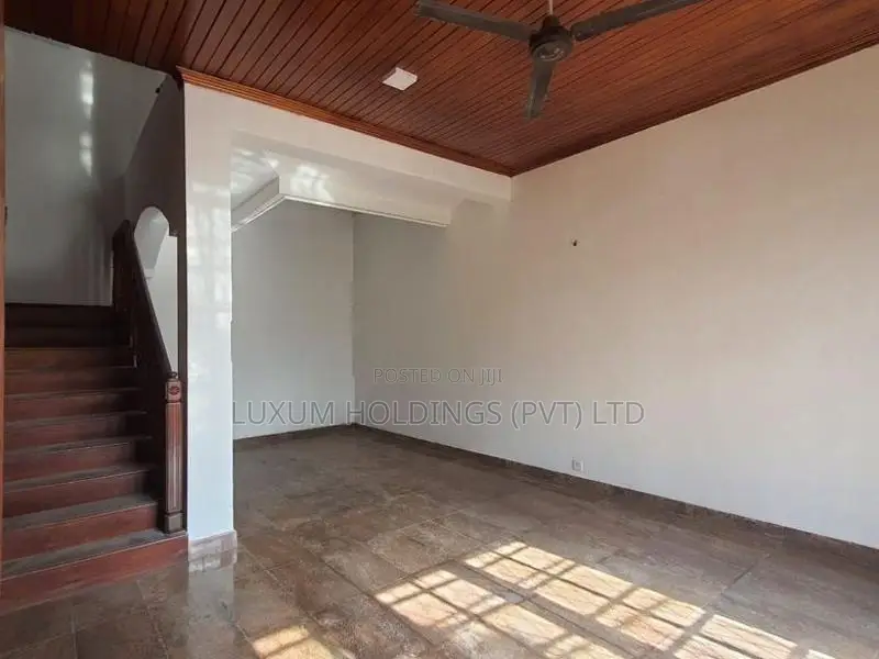 3,000 Sqft House For Rent in Lake Drive Colombo 08 [ 1175C ]