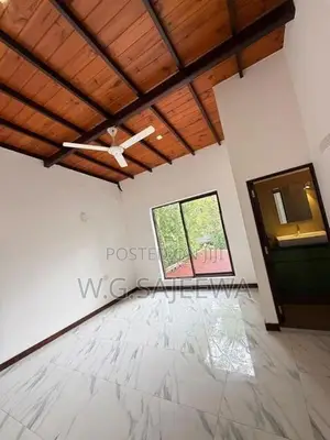 5Bedroom 3-storey house for sale udugampola, Gampaha HT