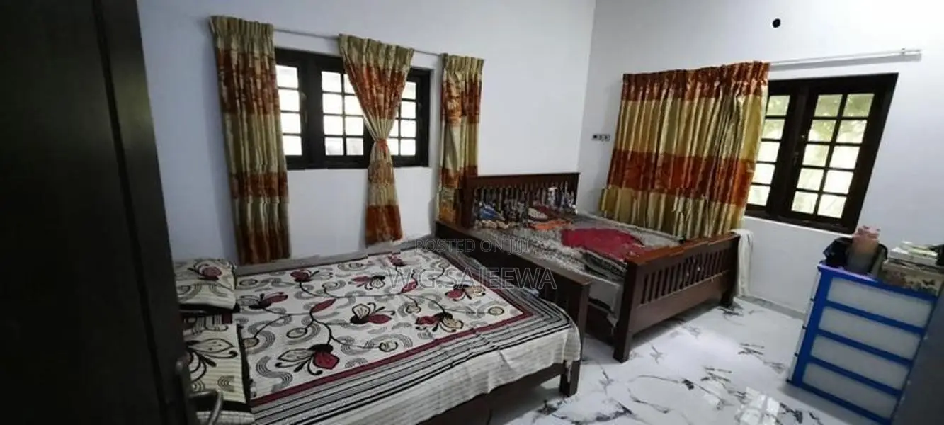 Spacious Bangalore-style 90% complete house for sale kandawala, Negomb