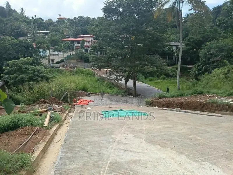 Land for Sale in Petiyagoda