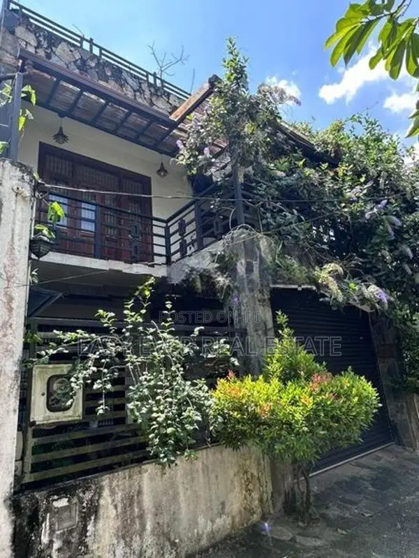 කඩවත මාවරමන්ඩියෙන් සම්පූර්ණ ගෘහ භාණ්ඩ සහිතව දෙමහල් නිවසක් විකිනීමට|