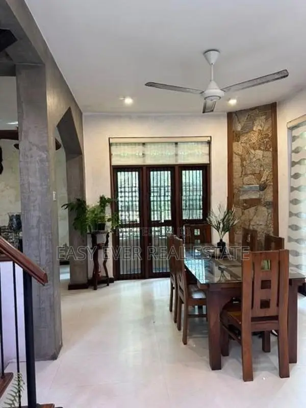 කඩවත මාවරමන්ඩියෙන් සම්පූර්ණ ගෘහ භාණ්ඩ සහිතව දෙමහල් නිවසක් විකිනීමට|