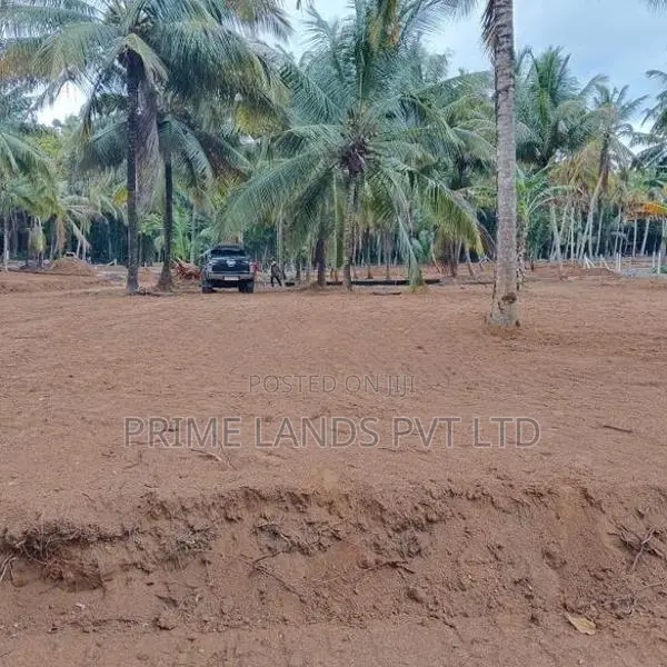 කුරුණෑගලට ලගින්ම දොරටියාවෙන් ඉඩමක්