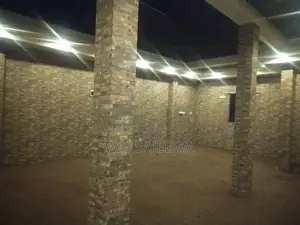 Main road facing Commercial Building for rent in Kelaniya
