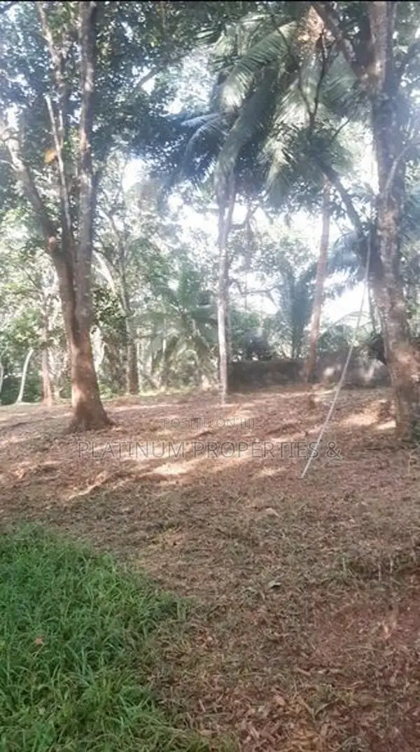 200 Perch Land for Sale at Athurugiriya in A Rapid Developing Area