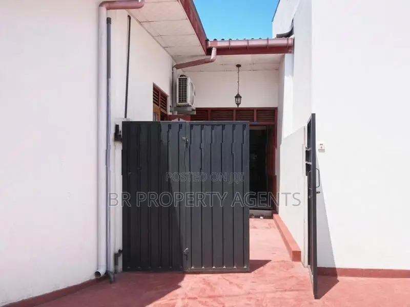 Single Storey House for Sale in Wellampitiya