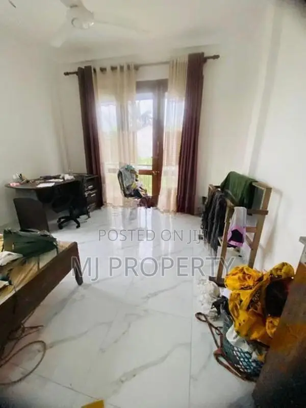 ( TR-1298) Valuable Two Storey House Rent in Koswatta