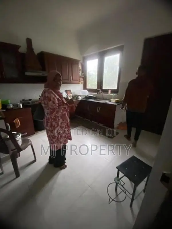 ( TR-1298) Valuable Two Storey House Rent in Koswatta
