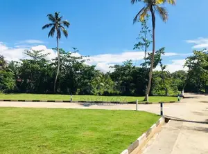 දික්වැල්ල සංචාරක කාලාපයෙන් ඉඩමක්