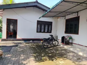 Single Story 03 Bedrooms House for Sale in Minuwangoda