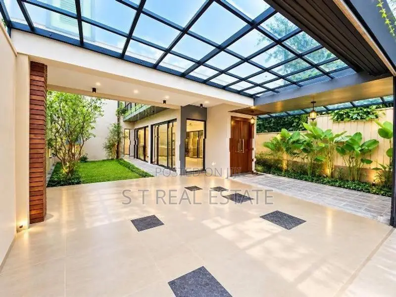Modern Designed Luxury 3-Story House For Sale In Pelawatta