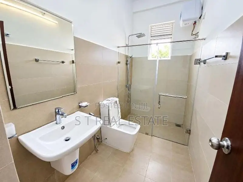 3BR Apartment For Sale in Mt Lavinia