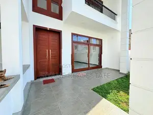 Luxury House for Sale in Battaramulla