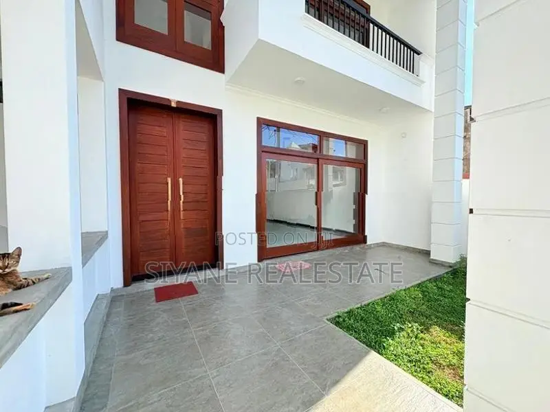 Luxury House for Sale in Battaramulla