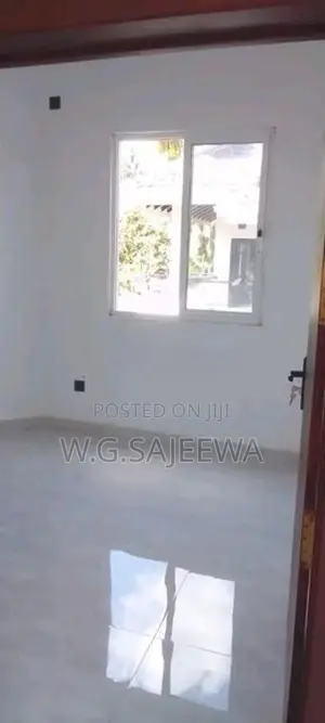 Brand New upper floor house rent in Negombo Town