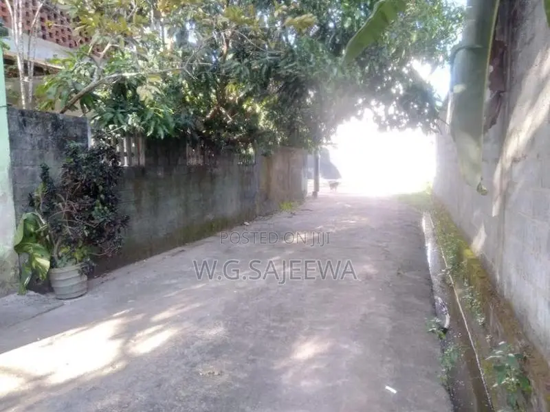 6bedroom house for sale in Bolawalana, Negombo