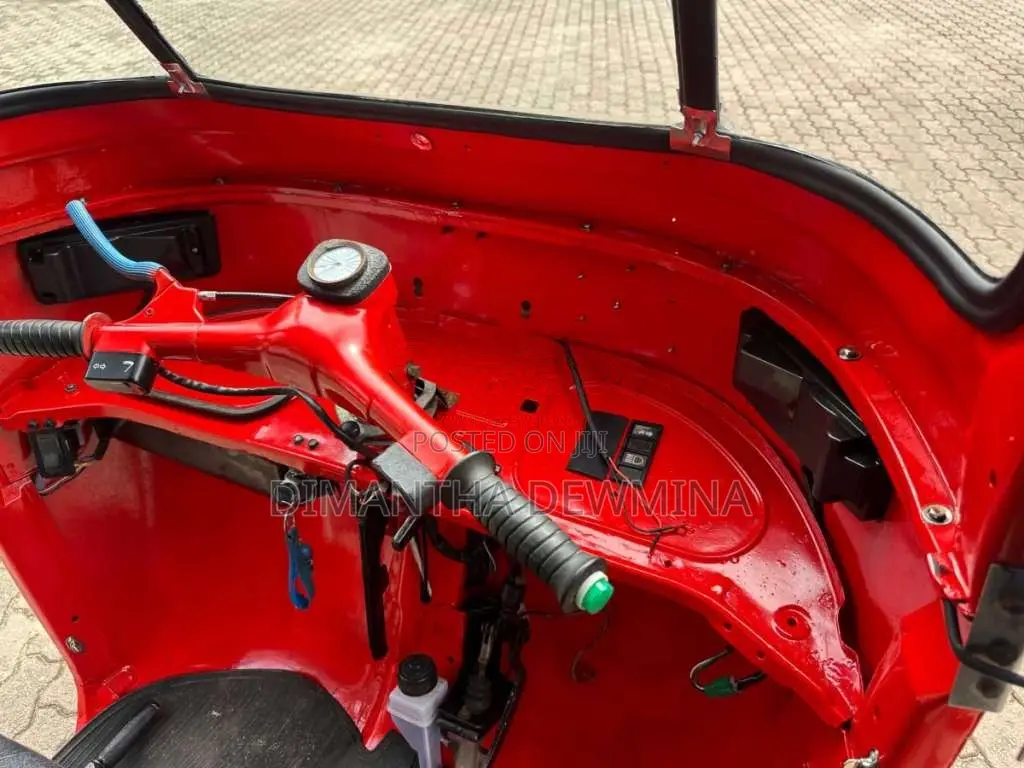 Bajaj RE 2 Stroke 2006 Three Wheel (Used)