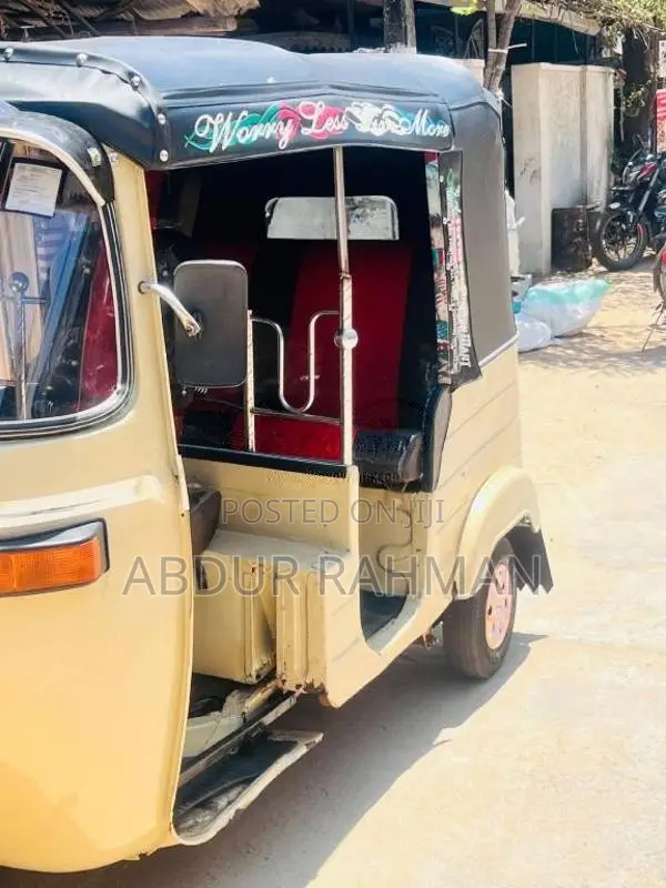 Bajaj 2 Stroke 1995 Three Wheel (Used)