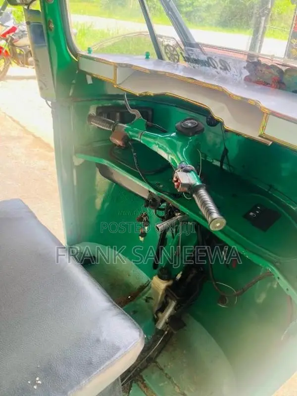 Bajaj 2 Stroke 2004 Three Wheel (Used)