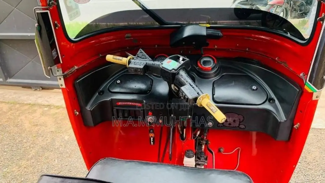 Bajaj RE 205 2012 Three Wheel (Used)