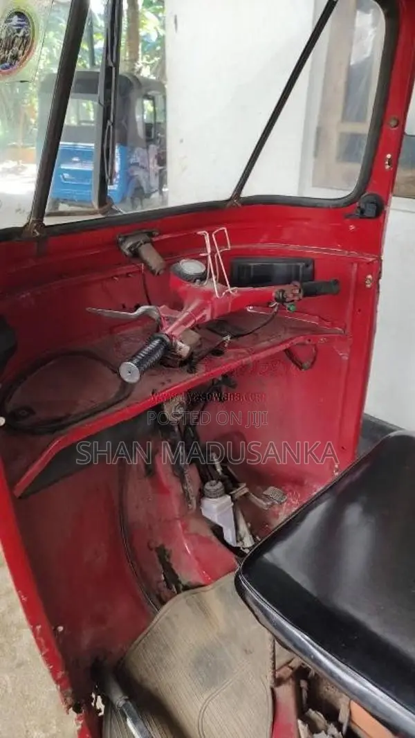 Bajaj 2 Stroke 2001 Three Wheel (Used)