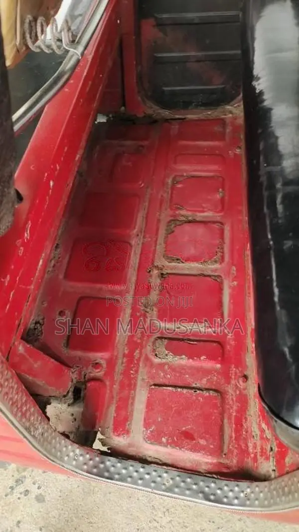 Bajaj 2 Stroke 2001 Three Wheel (Used)
