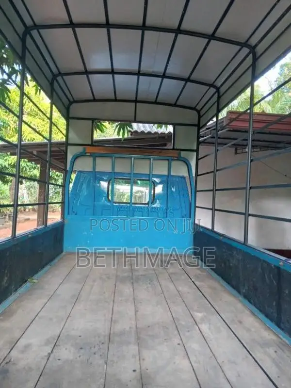 Isuzu ELF 1983 Lorry (Used)