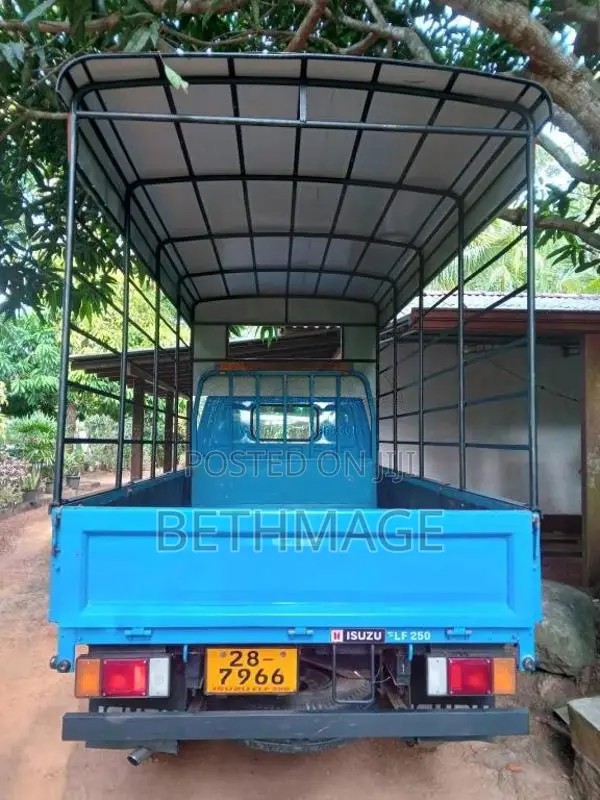 Isuzu ELF 1983 Lorry (Used)