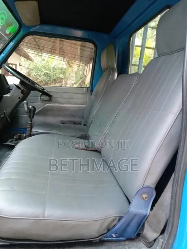 Isuzu ELF 1983 Lorry (Used)