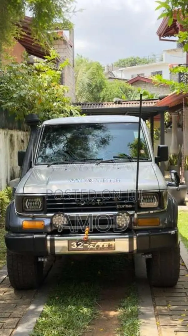 Toyota Box Prado 1990 SUV (Used)