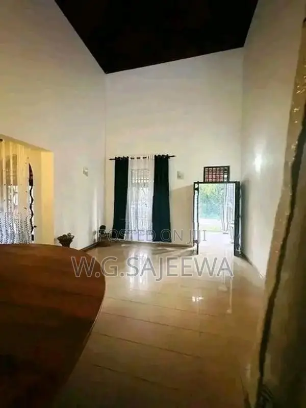 Luxury house rent in Negombo, kadirana