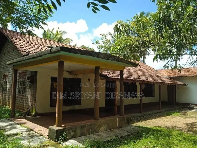 House with Land for Sale Nikaweratiya