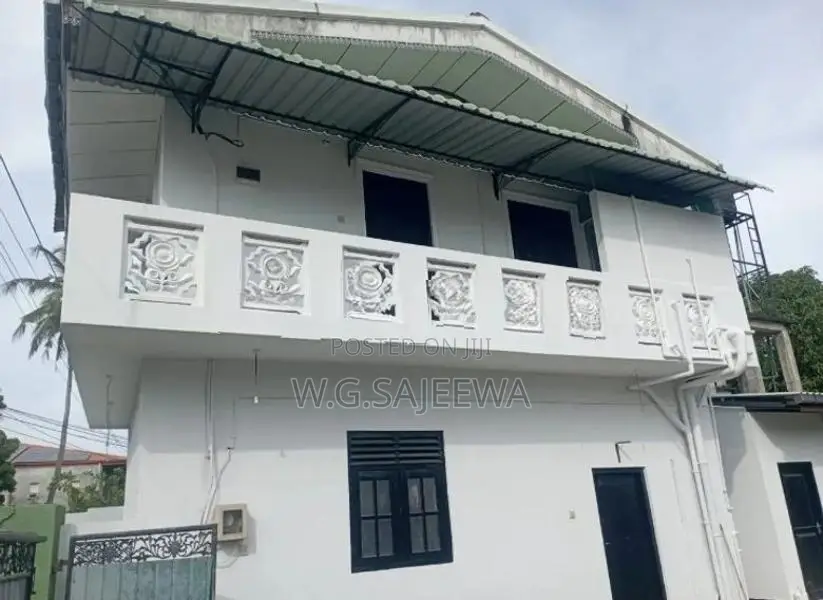 4 Rooms 2 Storey house rent in Katunayake (Residential or office Staff