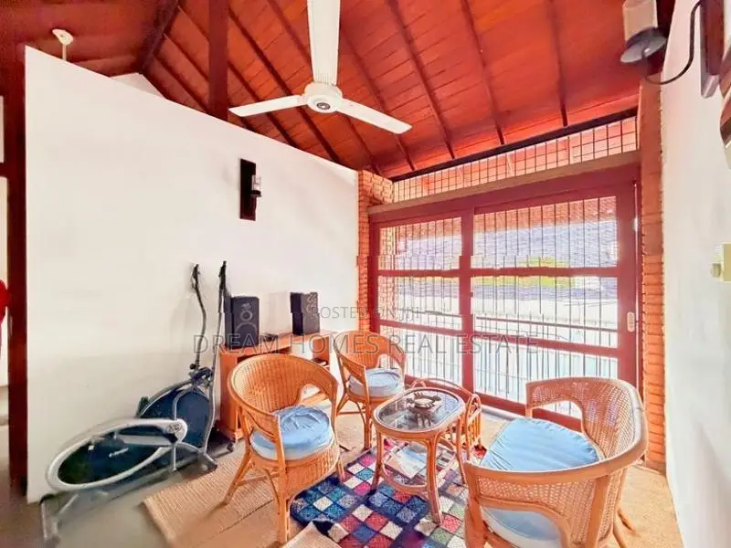 Architectural Designed Luxury 3-Story House for Sale – Battaramulla