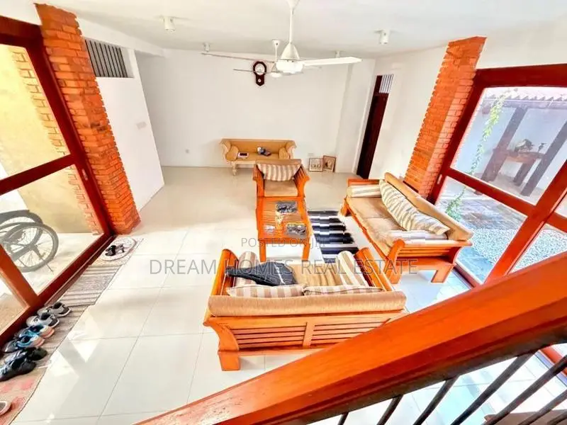Architectural Designed Luxury 3-Story House for Sale – Battaramulla