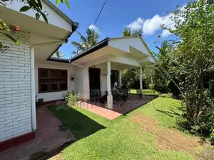 House with 14 Perches Land for Sale in Kottawa Town