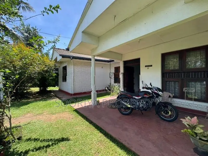 House with 14 Perches Land for Sale in Kottawa Town
