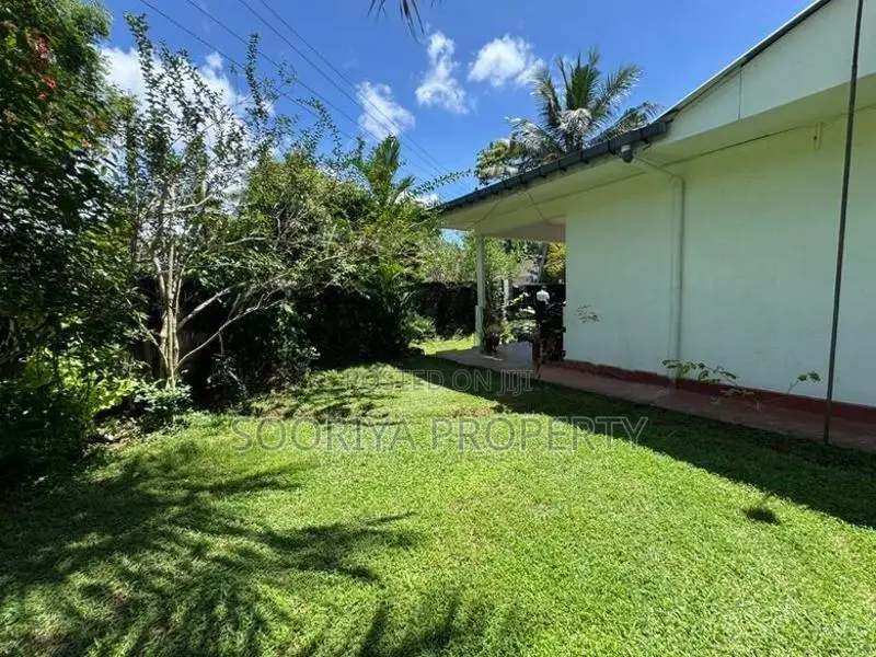 House with 14 Perches Land for Sale in Kottawa Town