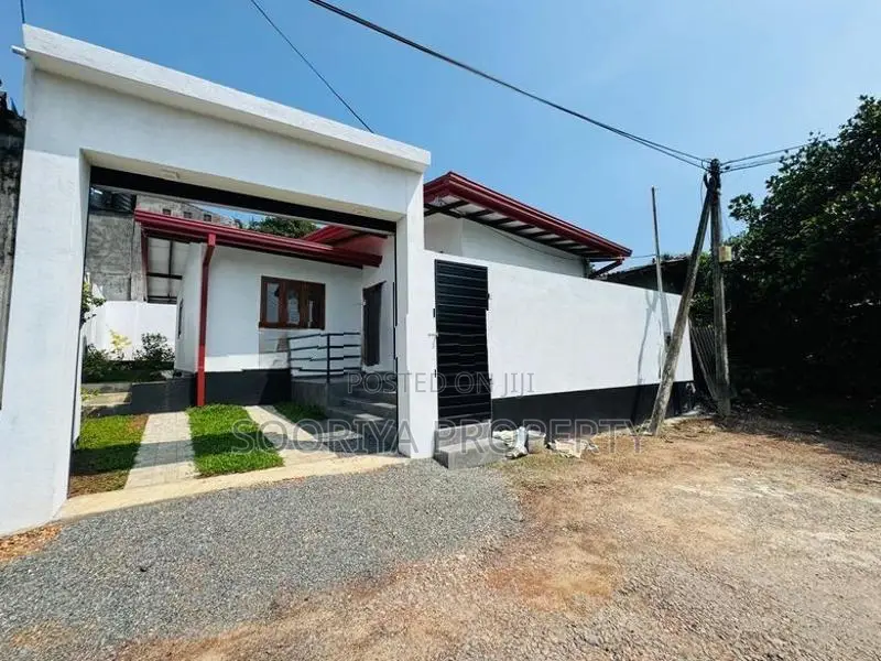 Single Story Brand New House for Sale in Piliyandala Bataketthara