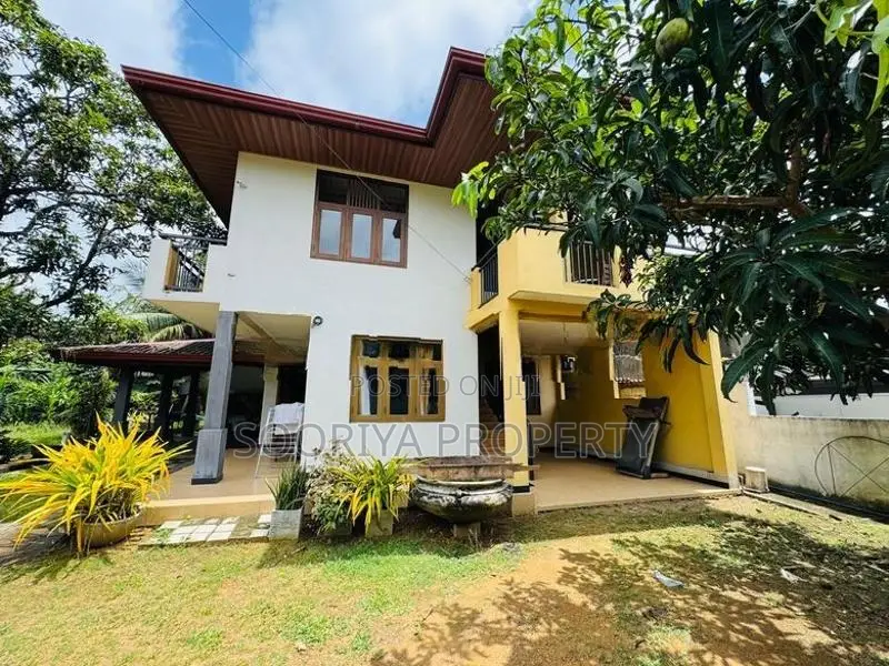 Near Suwarapola Junction 2 Story House for Sale in Piliyandala