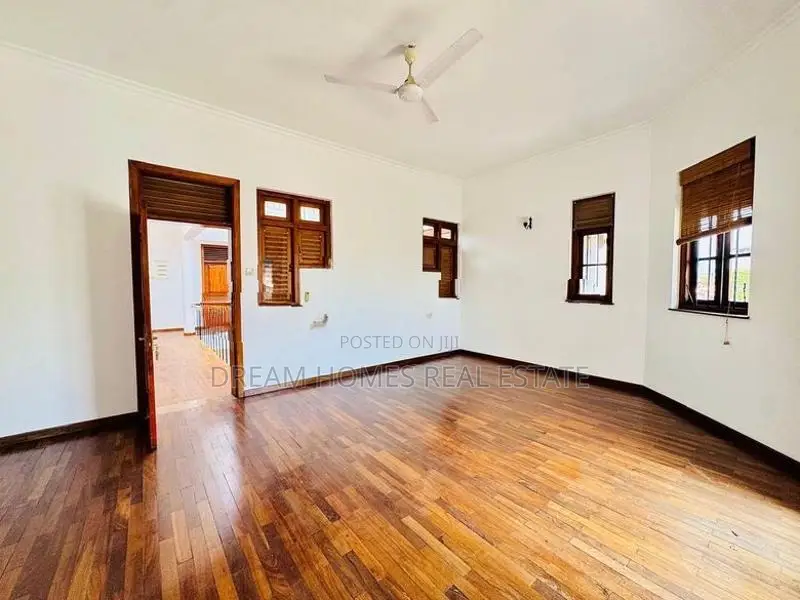 Luxury House For Sale In Battaramulla – 16 Perches