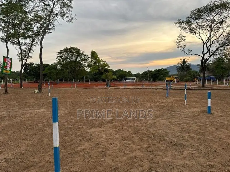 මරදන්කඩවල ඉඩමක්, නුවර (A9) පාර පෙනෙන දුරින් බිම් කොටස