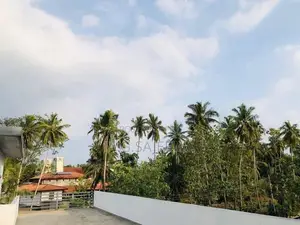 7perch land with box type house for sale Kochchikade, Negombo