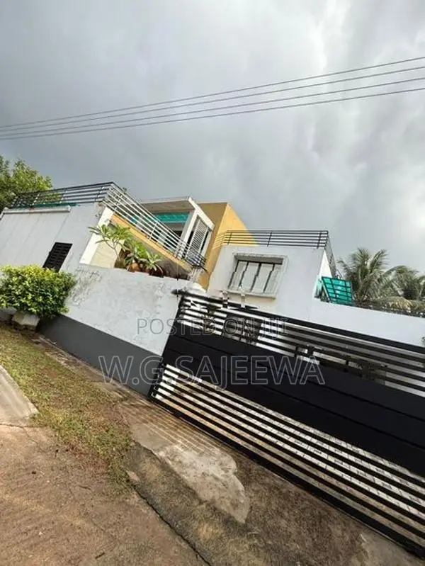 5 Bedroom Modern House for Sale Udugampola, Gampaha
