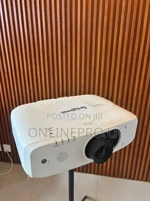 Panasonic PT-FW530U Projector