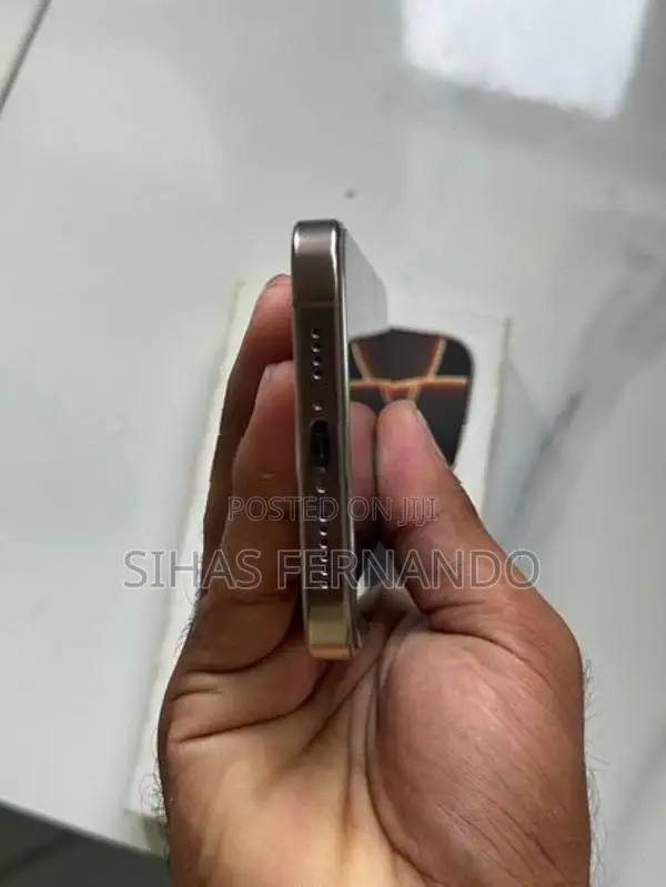 Apple iPhone 16 Pro Max 256GB (Used)