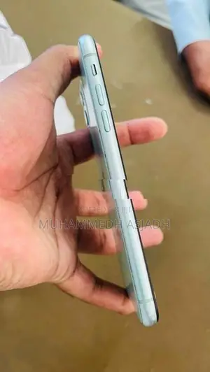 Apple iPhone 11 (Used)
